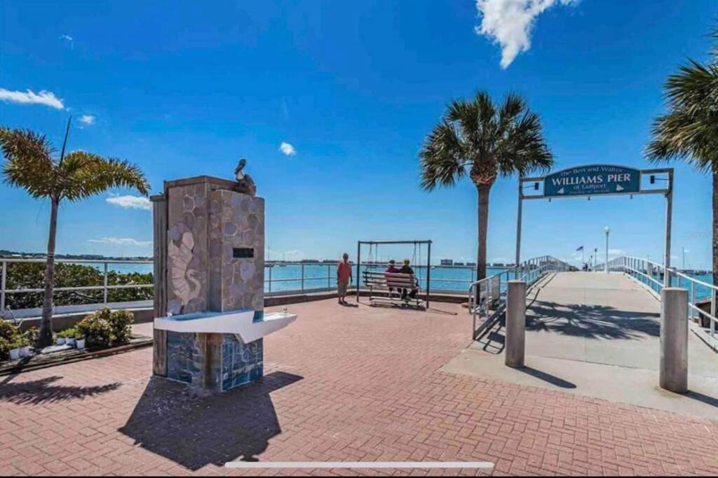 In The Center Of Gulfport, Min Away From The Beach! St. Petersburg Exterior photo